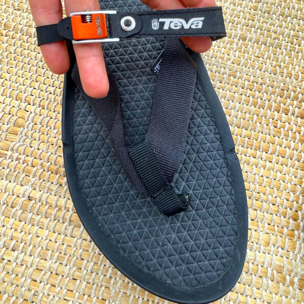 TEVA s9 men’s hiking/active sandals-upper buckle for more stability-look NEW - Picture 4 of 9